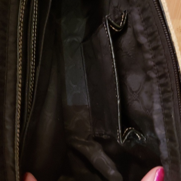 Basket weave purse with faux look black trim - Picture 4 of 12